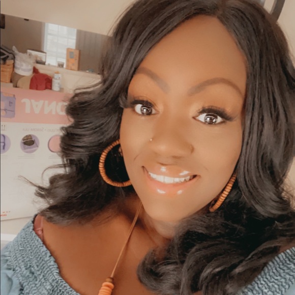 Meet your Posher, Kiauna - Picture 1 of 1